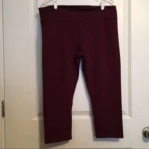 fabletics burgundy capri leggings